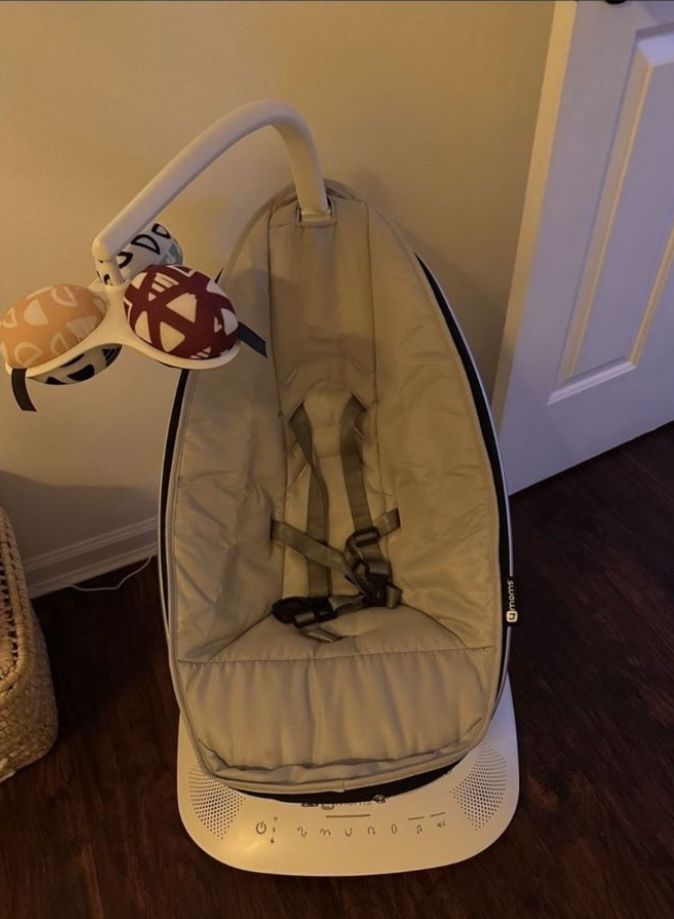 4moms MamaRoo Multi-Motion Baby Swing, Bluetooth Enabled with 5 Unique Motions, Grey
