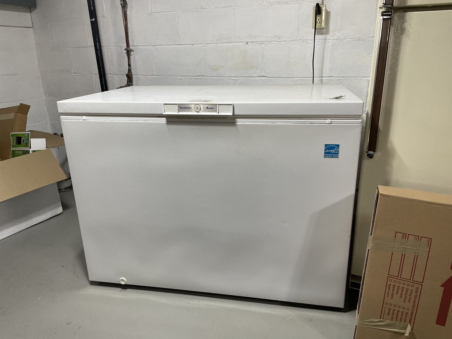 Amana 14.8 Cu Ft Deep Freeze Chest Freezer