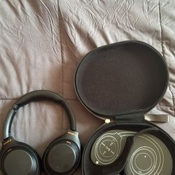 Sony XM4 Headphones