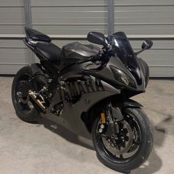 Yamaha R6 