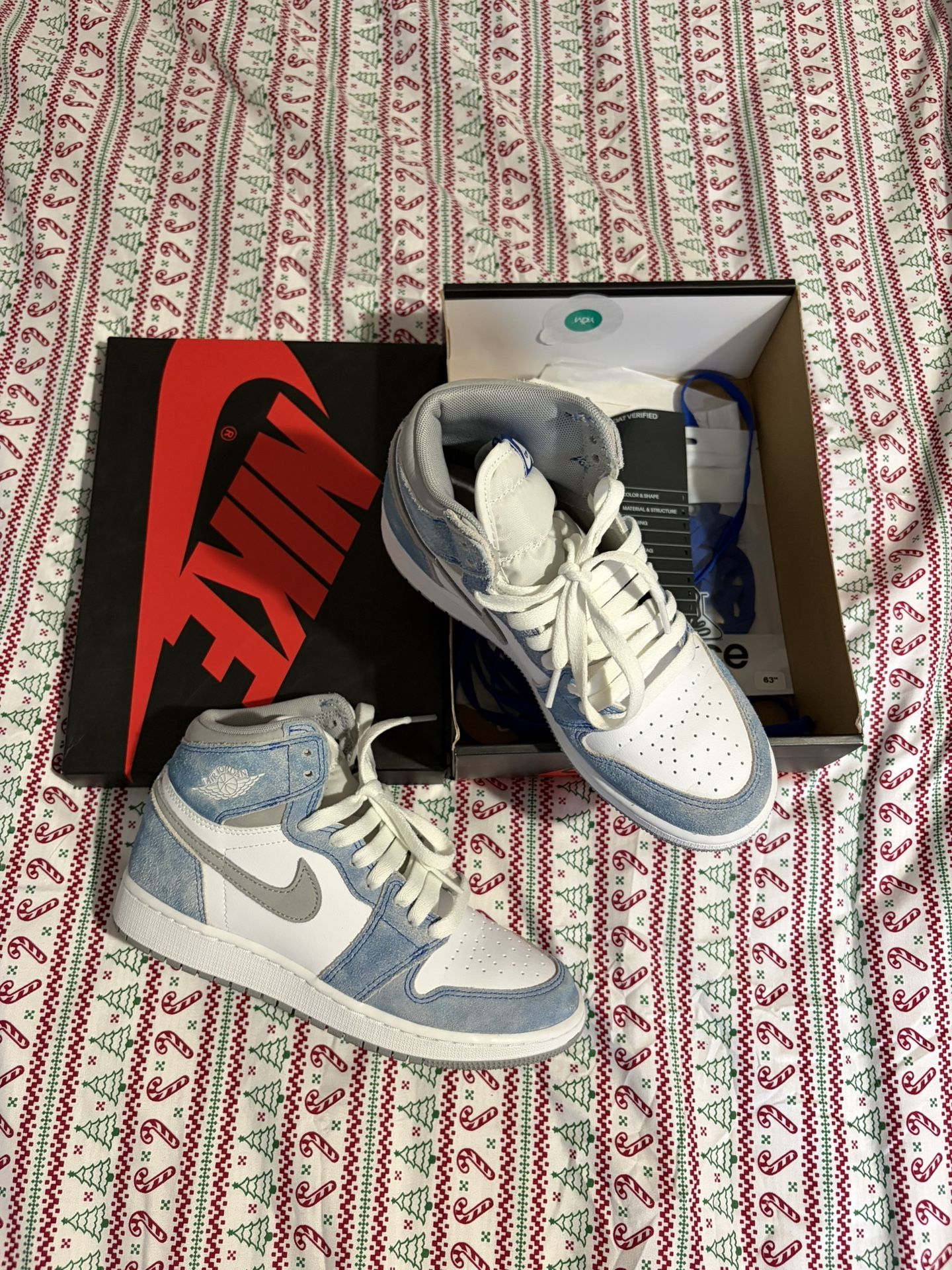 Jordan One Hyper Royals Size 5Y