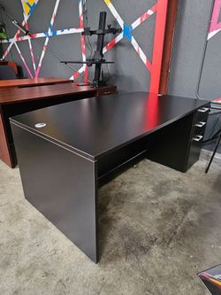Espresso Executive Front Desk 71x41