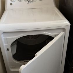 GE White Electric Dryer