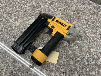 Dewalt 18 Guage Brad Nailer