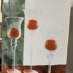 Candle holder set with candle 