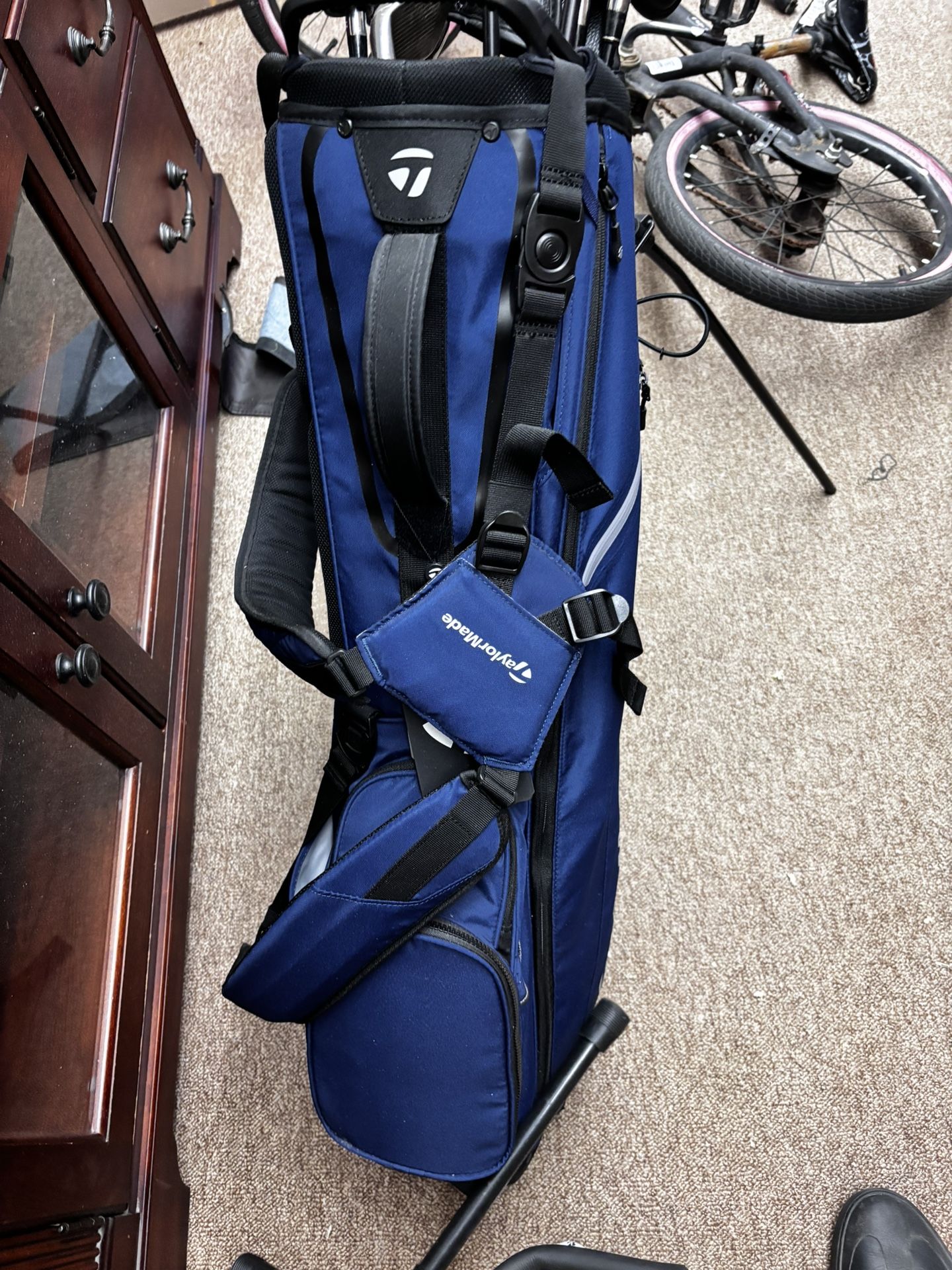 Nice Set Of taylor Made R 11 Clubs With Brand New taylor Made Bag