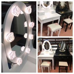 New vanities with lights mirror and stool//// tocadores Nuevos con espejos de luces y banco