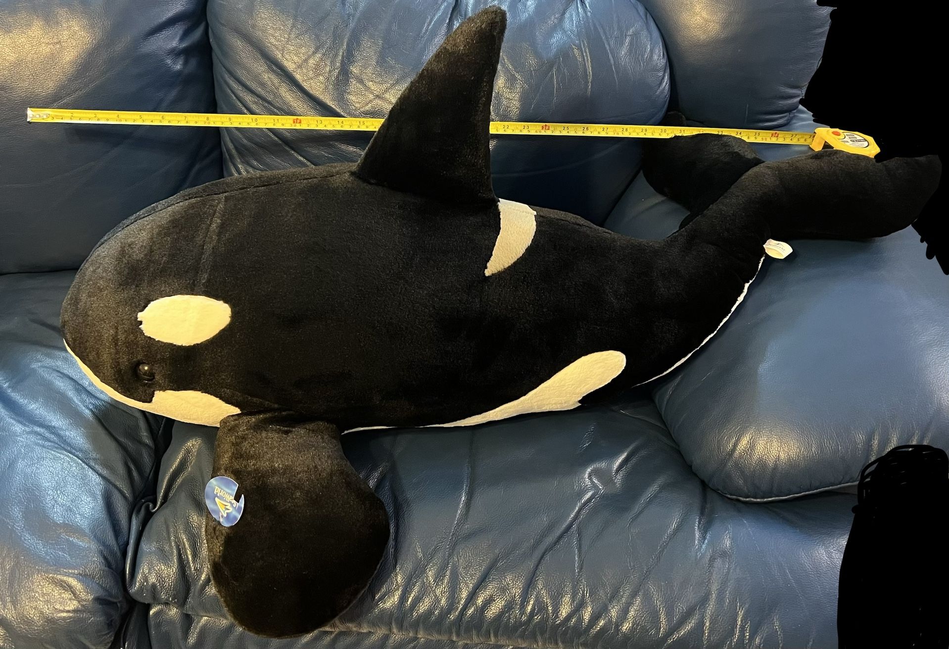 ~3 Foot Long SeaWorld Shamu Orca Plush 2021 NWT