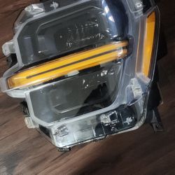 2024-2025 FORD F150  Left HEADLIGHT OEM 