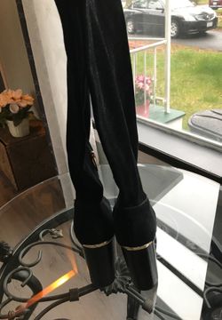 Michael Khors black suede boots