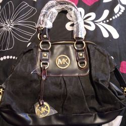 Black Signature Purse