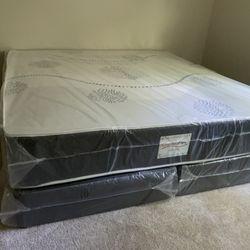 Queen Mattress - Double Sides - Come With Free Box Spring - Free Delivery 🚚 Today 