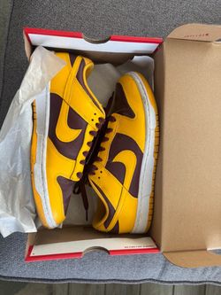 Nike Dunk Low University Gold SIZE 9