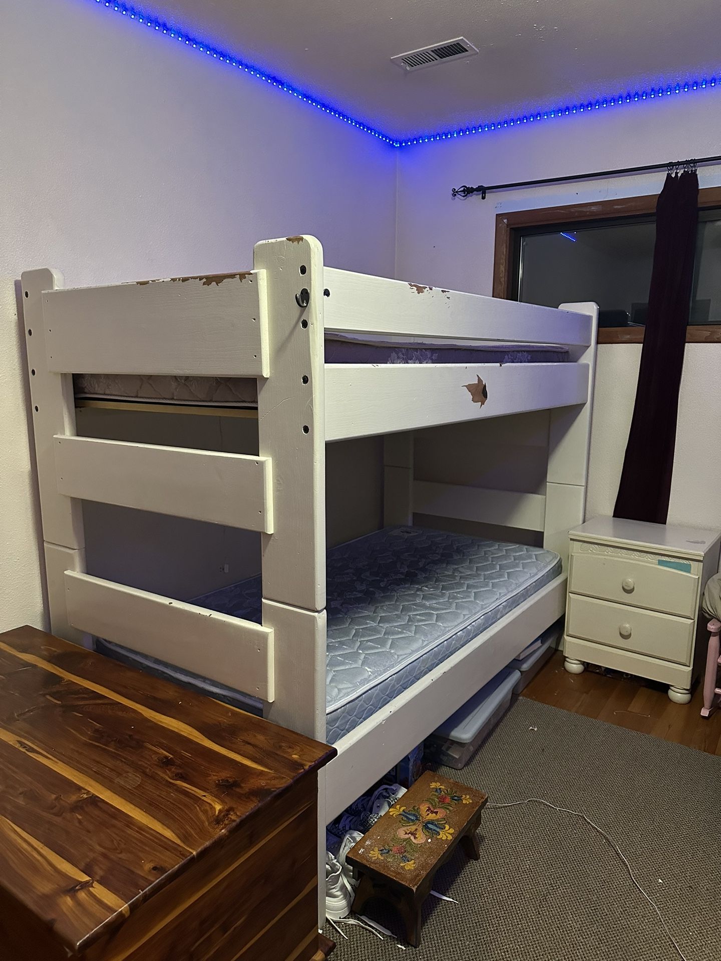 FREE Twin Bunk Beds Solid Wood Creme Off White for Sale in Covington, WA OfferUp