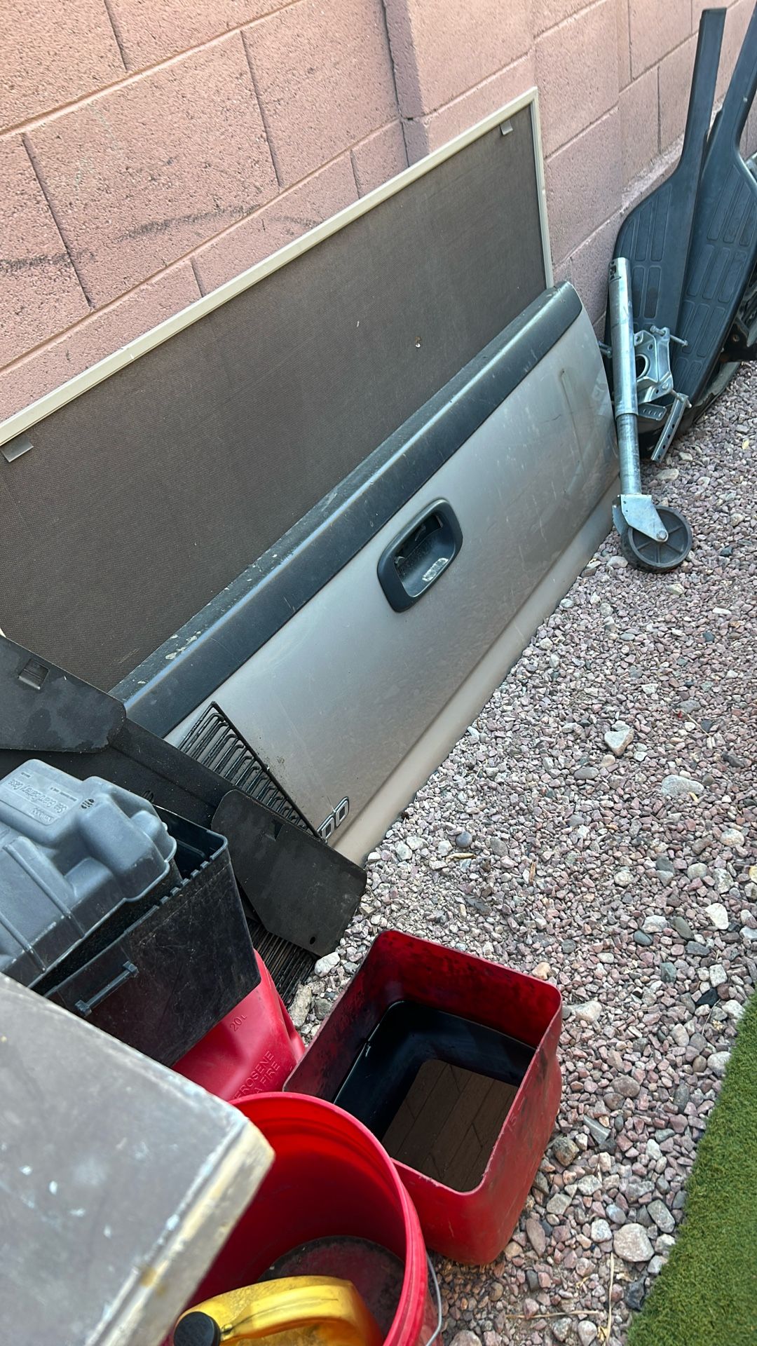 Chevy 2500 Tailgate And Bumper