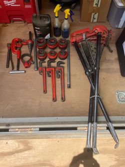 Pipe threader equipment
