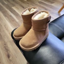 Toddler Ugg 7c