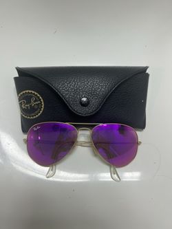 Ray-Bans aviators