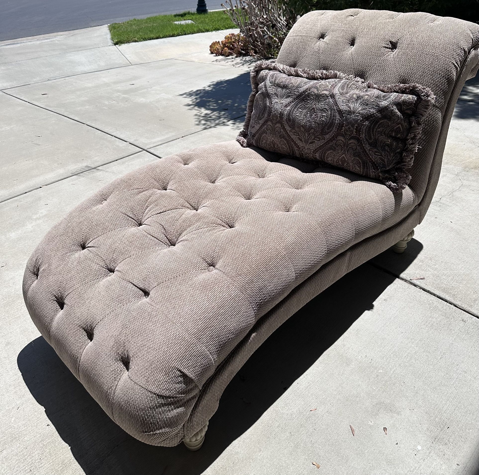 Ashley lounge Chaise
