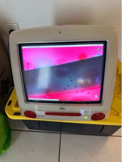 Apple iMac G3 Vintage Computer (Strawberry) – Powers On