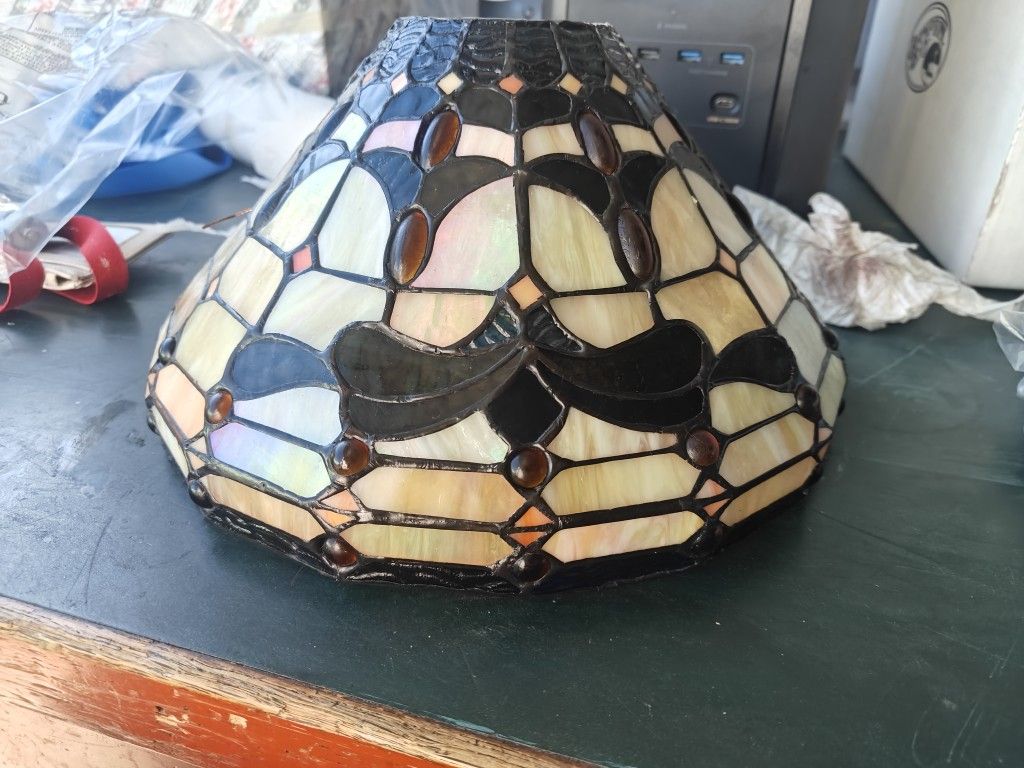 Hampton Bay Stained Glass Lamp