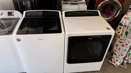 Whirlpool cabrio washer and gas dryer