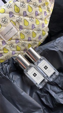 Jo Malone Luxury Pear Pouch and two fragrances