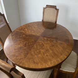 Dining Room Table with 6 chairs