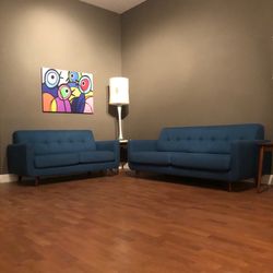 Like new sofa and couch set with 2 end tables as In pics 👍