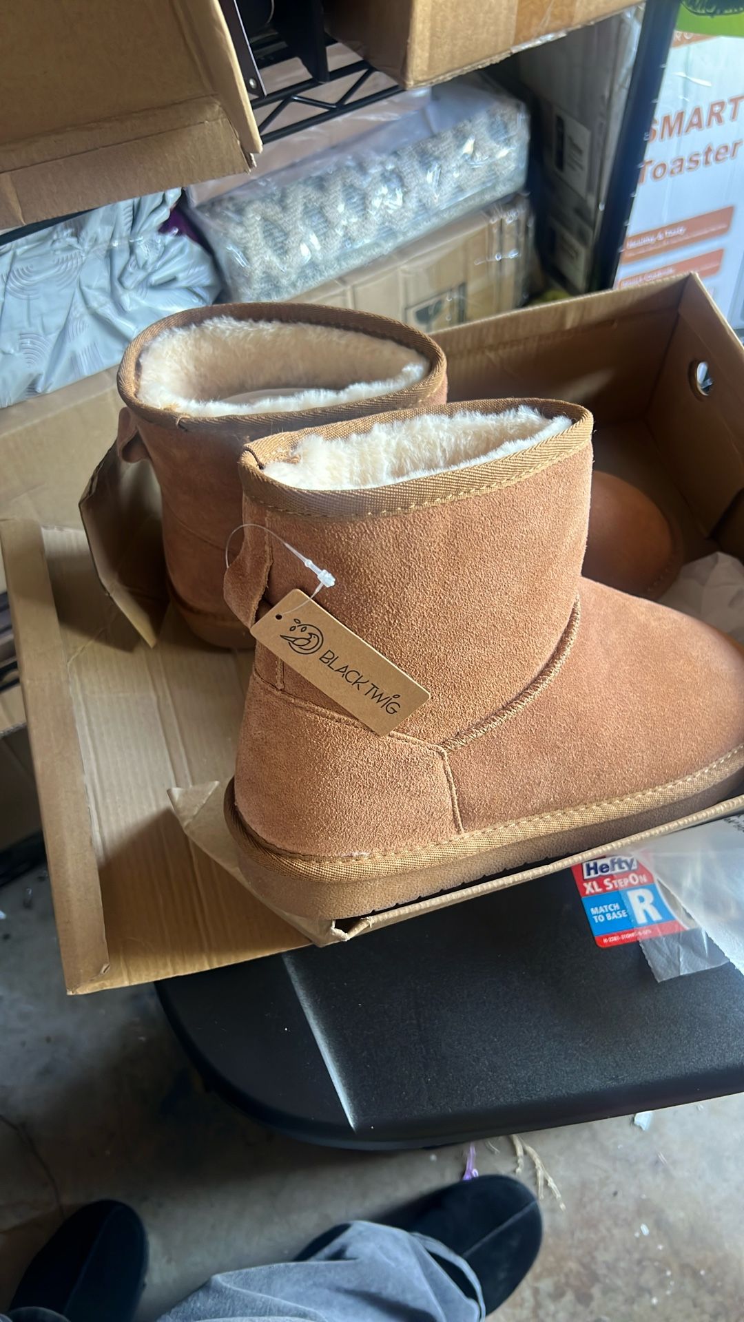 Women’s Size 10 Bear claws Ugh Style Boots