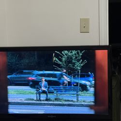 37 Inch insignia Tv With Roku Box