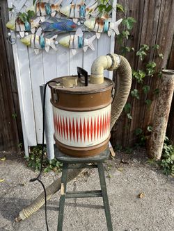 Vintage original shop vac Man, United States 1960s 70s mid-century