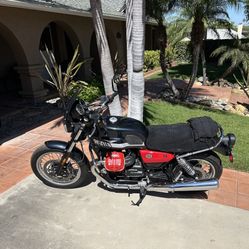 2023 Moto Guzzi V7 850 Special