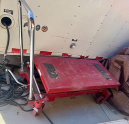 Uline Manual Lift Table Cart - 1,760 lb Capacity, 40 x 20"