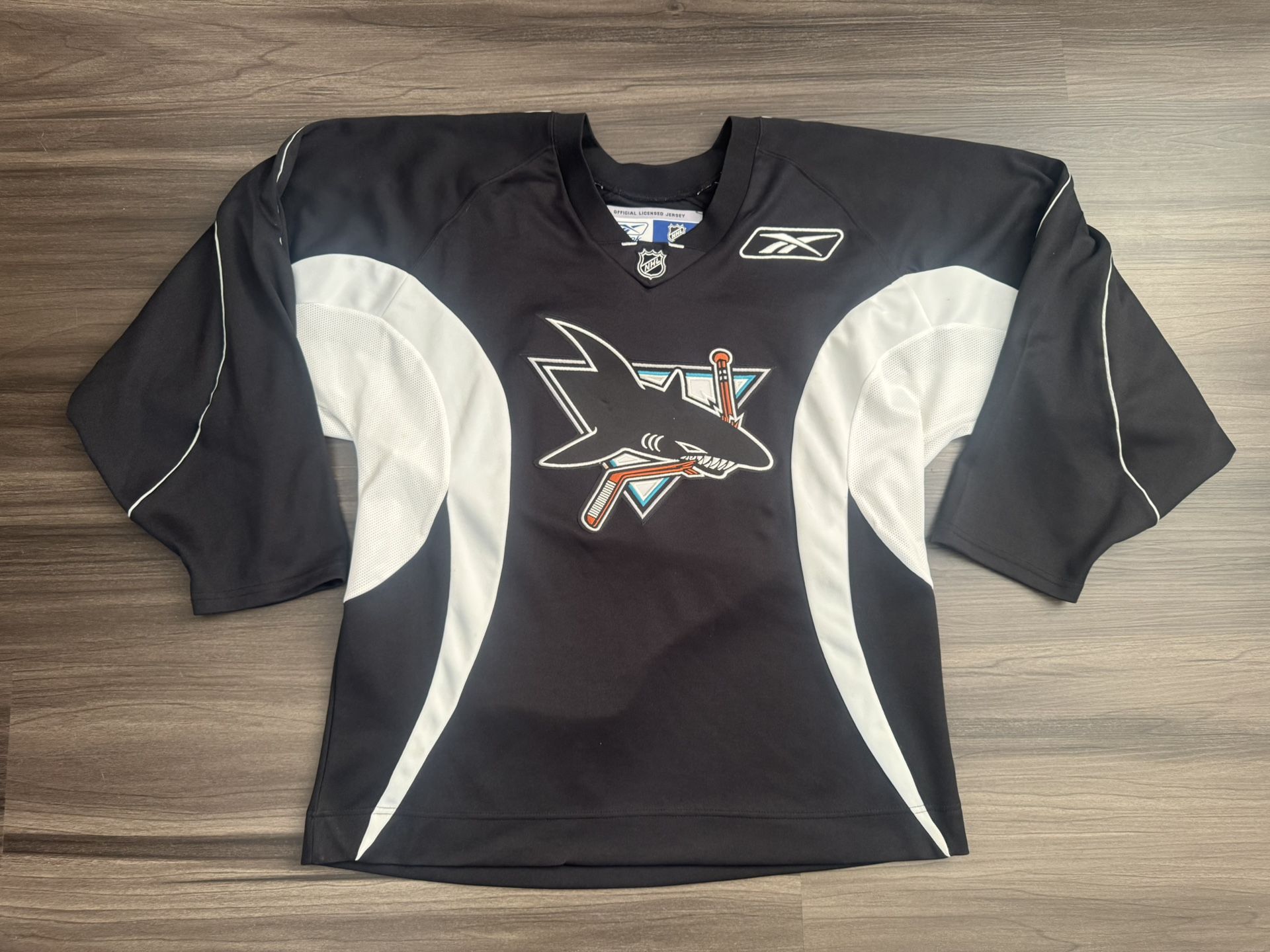 Vintage Reebok San Jose Sharks CCM NHL Hockey Stitched Patch Jersey Men’s Medium  100% authentic. Good condition.  This Vintage Reebok San Jose Sharks