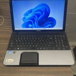 Toshiba Laptop 8 Gb Of Ram Windows 11 Good Battery And Charger