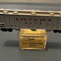 Atlas N Scale Covered Hopper - Southern
