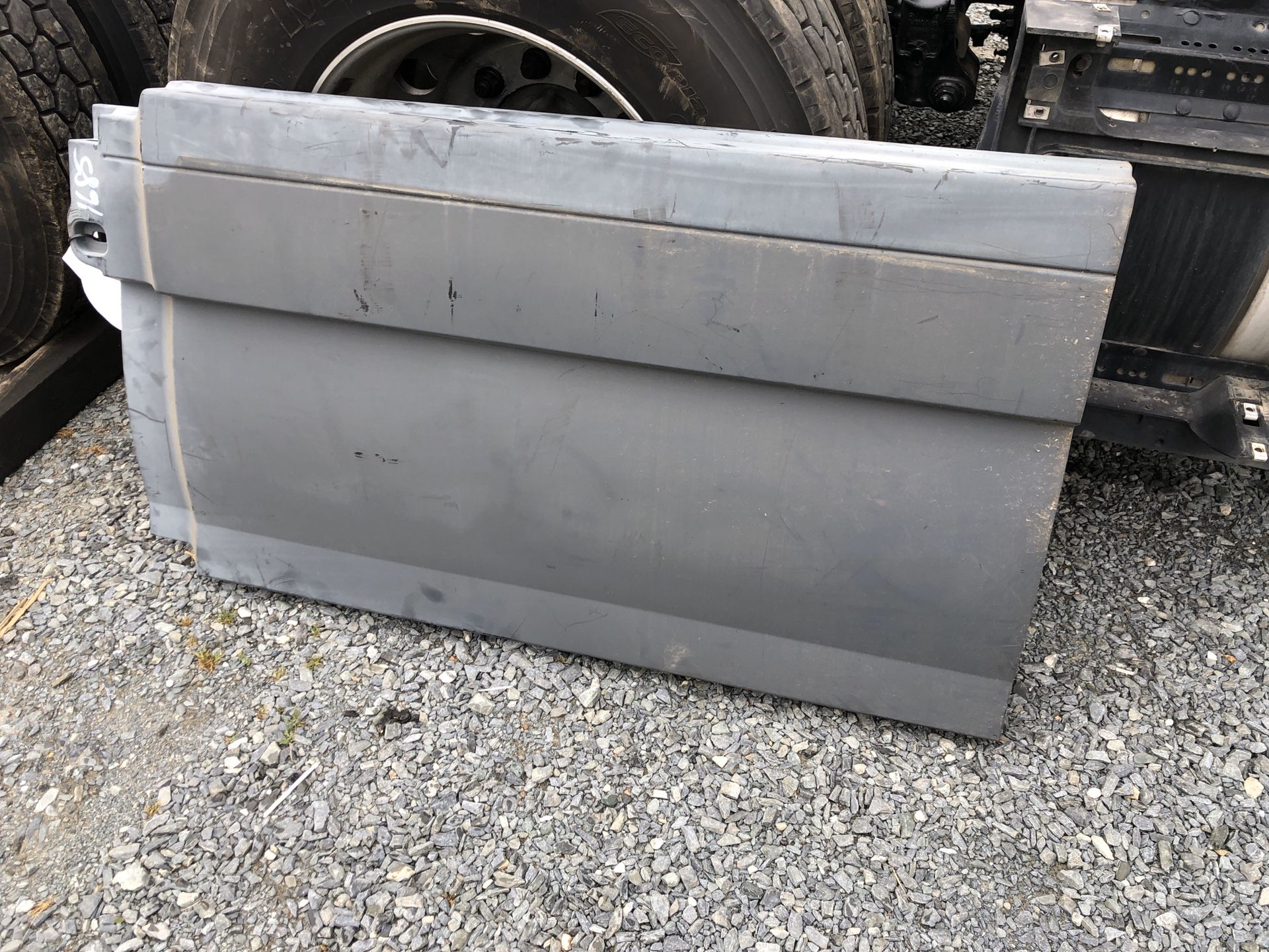 Volvo VNL LH FAIRING 54” 2005+