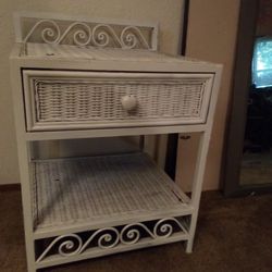 White Wicker Glass top End Table
