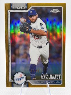 Max Muncy /50 Topps Chrome Gold Refractor