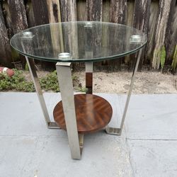 Side Table 24”D X 24”H In Good Condition. $25 Firm On Price