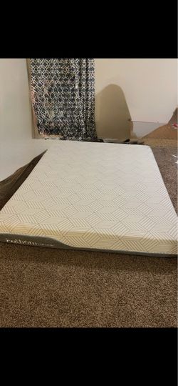 FATHOM Medium Queen Mattress 10 Inch Memory Foam