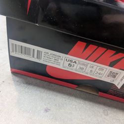 Jordan 1 Patent Bred Size 5/5