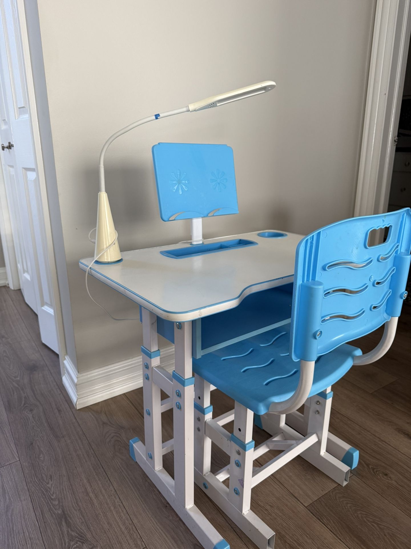 Kids  Learning Table