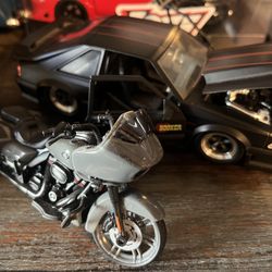 1/24 Diecast Model Car and Motorcycle