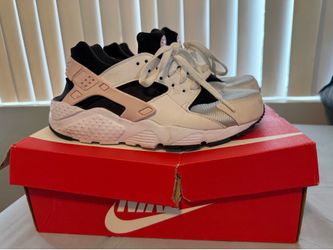Youth Nike Hiatache Run 6.5Y pink and white