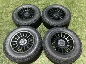 (4) 18” Method Wheels 265/70R18 Toyo All Terrain AT3