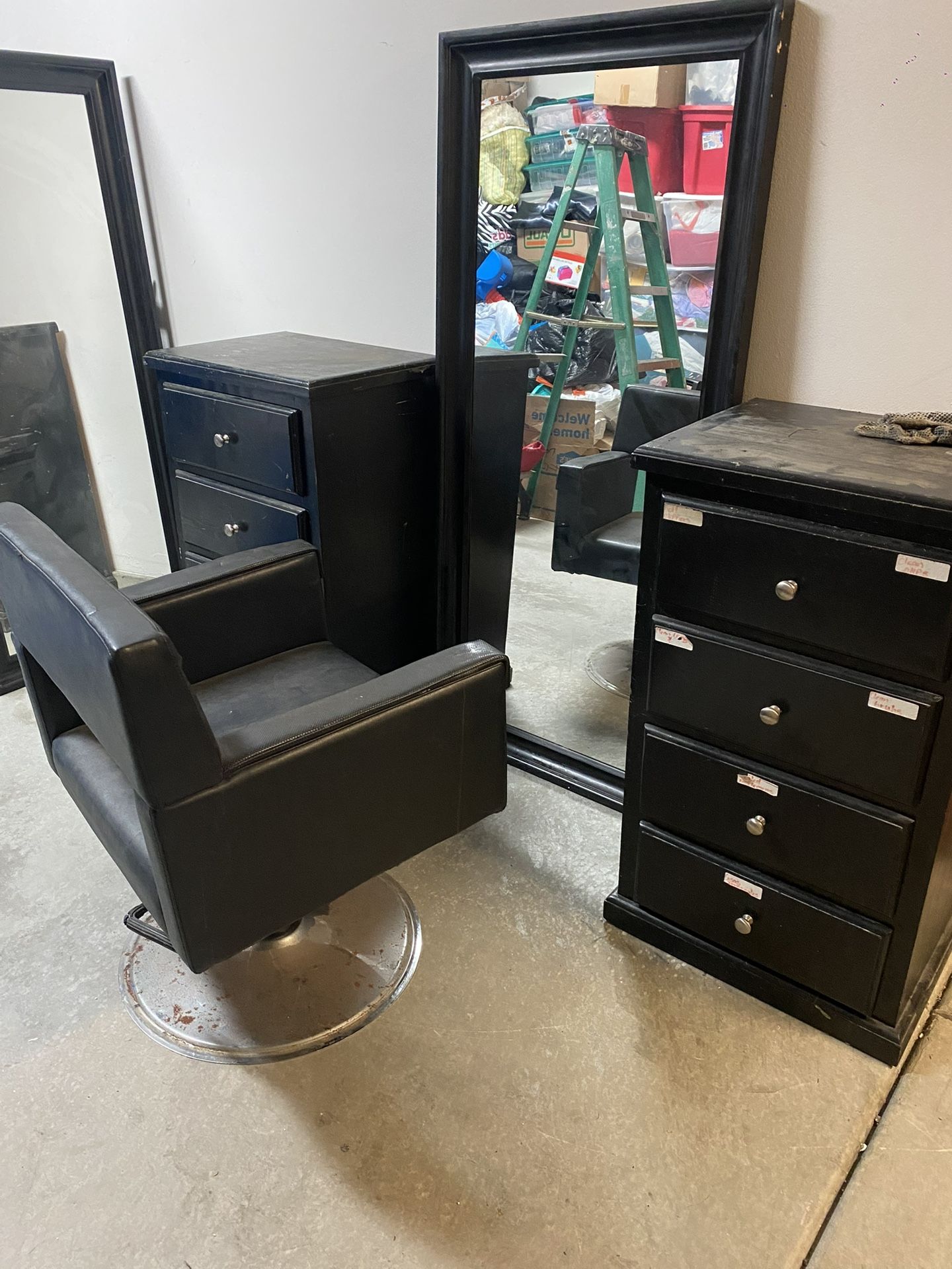 Hair Stylist Chairs Mirror And Cabinet