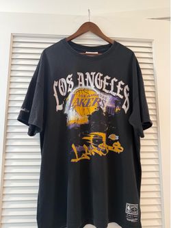 Lakers t-shirt