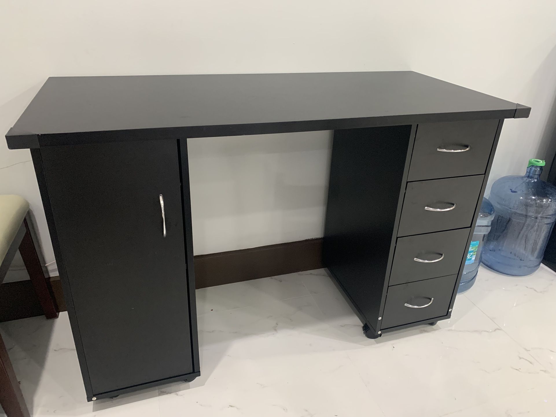 Black Desk With Drawers 